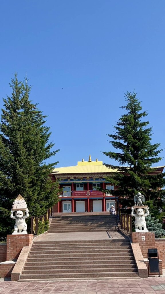 Audience with Yeshe Lodoy Rinpoche