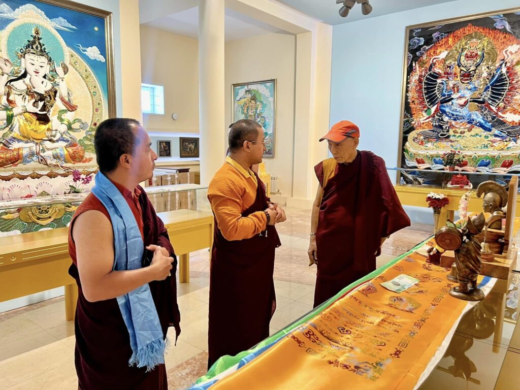 Audience with Yeshe Lodoy Rinpoche