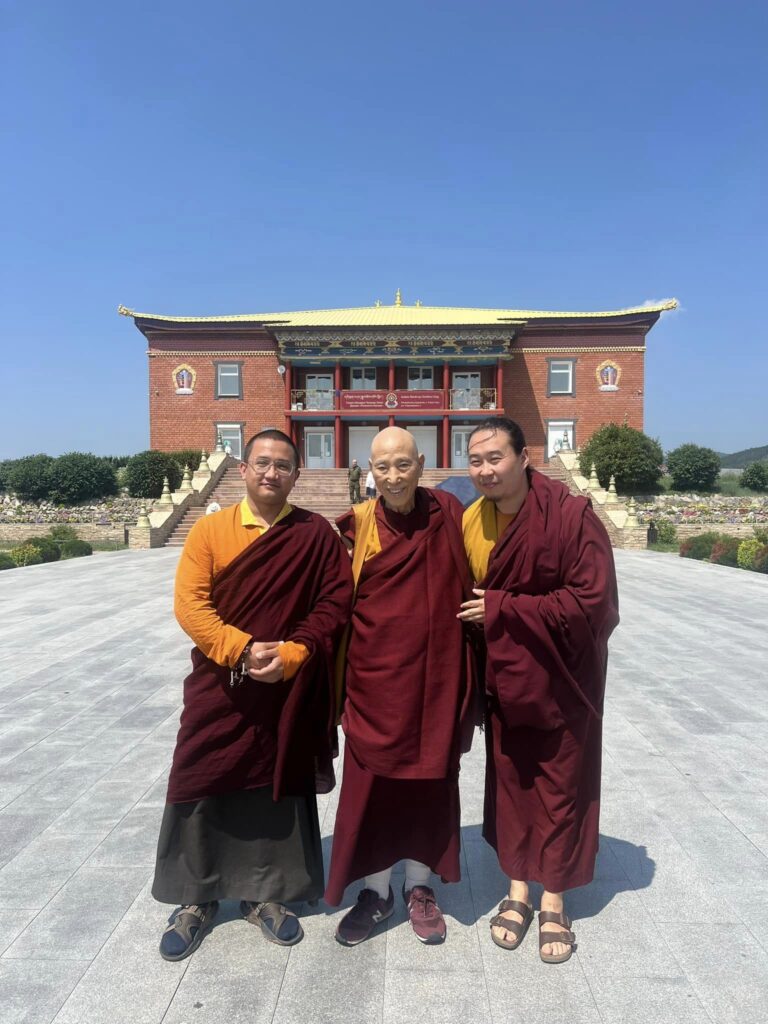 Audience with Yeshe Lodoy Rinpoche