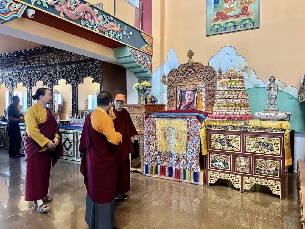 Audience with Yeshe Lodoy Rinpoche